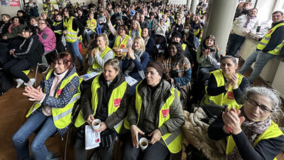 Almanya’da ücretlerinin artırılmasını isteyen hastane çalışanları iş bıraktı