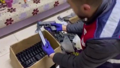 Suç örgütleri için elektrikçide silah yapıyorlardı