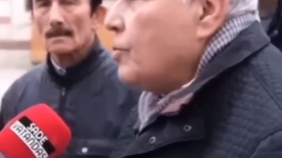 Mikrofon uzatılan vatandaş kitabın ortasından konuştu 'Makam araçlarının mazotunu köylüye verseler gıdada birinci oluruz'