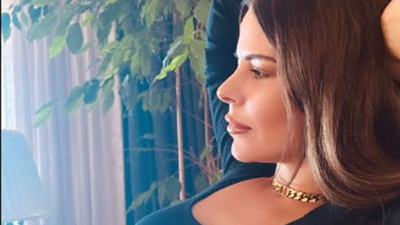 Simge Sağın takipçileriyle heyecanını paylaştı