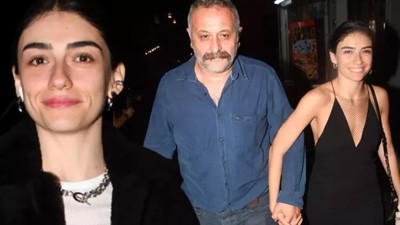 Onur Ünlü ve Hazar Ergüçlü aynı evde yaşamaya devam ediyor. Ayrılsak da beraberiz