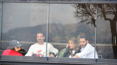 Çağla Şıkel'in mutluluktan yüzünde güller açıyor