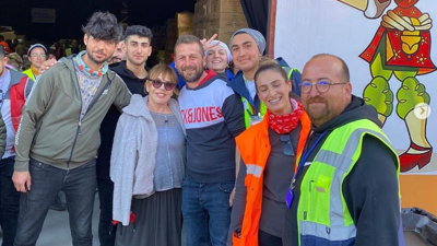 Sezen Aksu yardım depolarını ziyaret etti. Günlerdir deprem bölgesinde