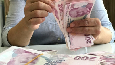 EYT Promosyonu kızıştıkça kızışıyor. Bir banka çıtayı 10 bin liraya çıkardı