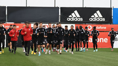 Beşiktaş'ta 4 futbolcu ile ilgili flaş karar