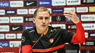 Stefan Kuntz ortaya çıktı! Riva'nın yolunu buldu