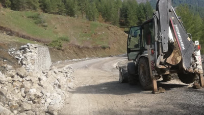 Siirt'te istinat duvarı çöktü