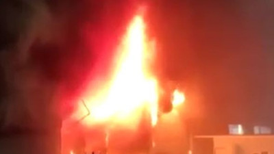 Başakşehir’de işyeri patlaya patlaya yandı