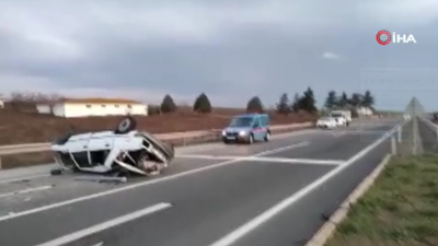 Hurdaya dönen araçtan sağ çıktı