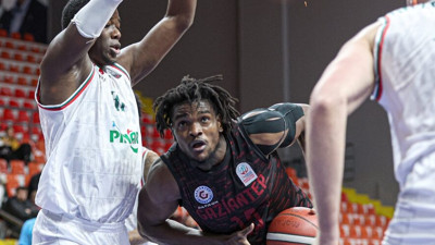 Karşıyaka son çeyrekte Gaziantep'i yendi