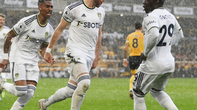 Leeds United gol düellosunu kazandı. Wolverhampton'ı mağlup etti