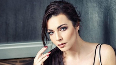 Ünlü oyuncu Burcu Kara'ya hırsızlık şoku