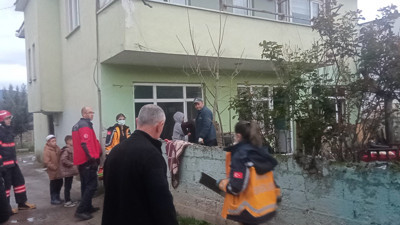 Sakarya'da çıkan yangında bir kişi dumandan etkilendi