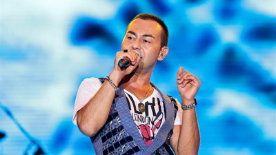 Serdar Ortaç'tan satılık villa: 8 oda, 4 salon, 4 banyo: Fiyatı...