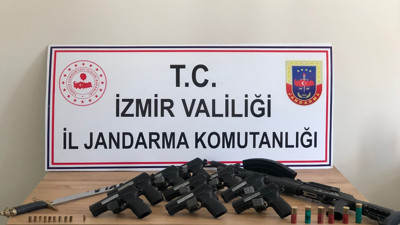 İzmir'de silah kaçakçılığı operasyonu: 3 gözaltı