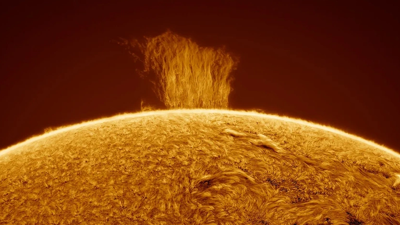 Güneş'in üzerinde plazma şelalesi oluştu