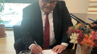 Ahmet Özal Cumhurbaşkanı adaylık başvurusunu yaptı