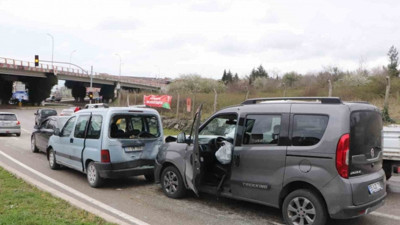 Samsun'da otomobil yayaya çarptı. Biri ağır 2 kişi yaralandı