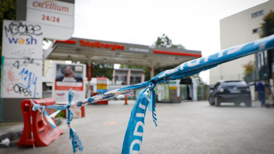 Fransa’da grevler nedeniyle akaryakıt istasyonları çalışamıyor