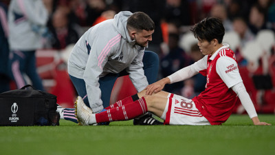 Avrupa Ligi maçı kabusu oldu. Tomiyasu'dan kötü haber