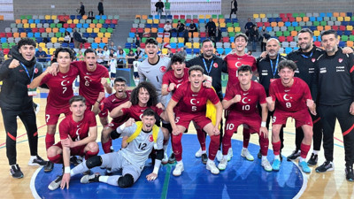 Milli takım İngiltere'yi devirdi