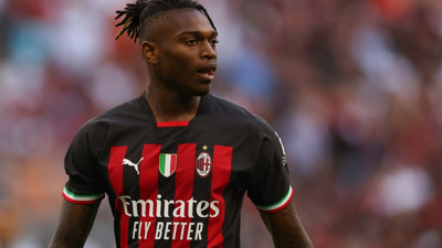 Milan'dan devlerin takibinde olan Leao için flaş karar