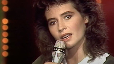 Efsane şarkıcıdan kahreden haber