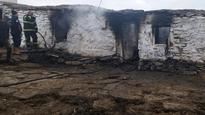 Ardahan'da ahırda çıkan yangın korkuttu