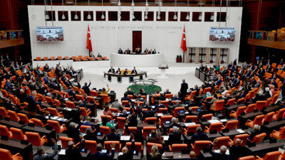 İYİ Parti’nin icralık olan vatandaşlar hakkındaki önergesi AKP ve MHP oylarıyla reddedildi