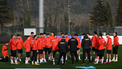 Kuntz'tan flaş tercihler. İlk 11'i hazır