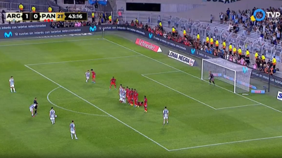 Messi kariyer rekorunu enfes golle kırdı. Sosyal medyada gündem oldu