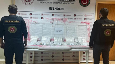 İstanbul Havalimanı'nda operasyon: Kilolarca uyuşturucu ele geçirildi