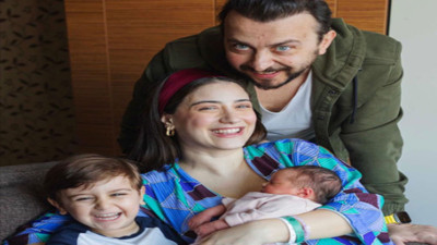 Hazal Kaya'dan 40 paylaşımı. 'Kapkaranlık günlerde...'