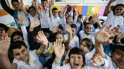 Okullarda ara tatil tarihi belli oldu. Bakan Özer açıkladı