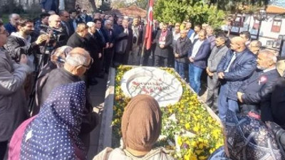 Muhsin Yazıcıoğlu kabri başında dualarla anıldı (25 Mart 2023)