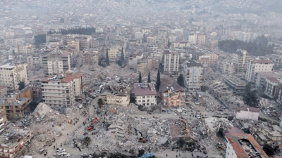 Milyarlık ihaleler 3 günde verildi. Deprem konutlarında öncelik TOKİ'nin