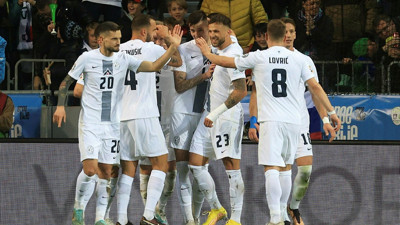 Slovenya San Marino'yu rahat geçti