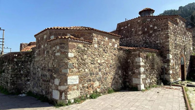 İki kez restore edilen 657 yıllık hamama çirkin saldırı