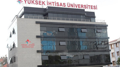 Yüksek İhtisas Üniversitesi'ne rektör ve öğretim görevlileri sokulmuyor