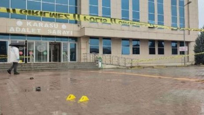 Adalet Sarayı önünde damat dehşeti