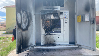 Elektrik trafosunda yangın. Mahalleli panik oldu