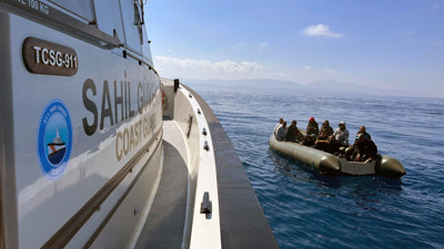 Marmaris’te 16 düzensiz göçmen kurtarıldı
