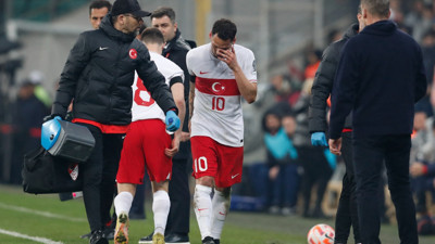 Hakan Çalhanoğlu Hırvatistan maçında oyuna devam edemedi