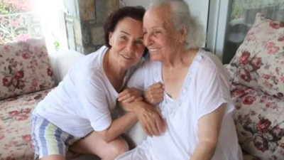 Fatma Girik'in annesi yaşamını yitirdi