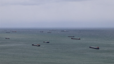 Samsun açıklarında 50'ye yakın gemi bekliyor