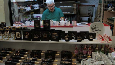 Sadece 1 TL'ye alıp Avrupa'ya 1.050 TL'ye satıyor