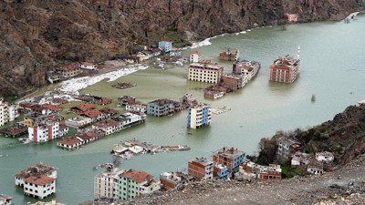Yusufeli Barajı'nda su seviyesi 91 metre oldu! Binalar görünmez oldu