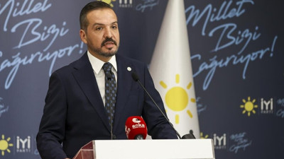 İYİ Partili Kürşad Zorlu'dan Akşener’i hedef alan AKP'li Ömer Çelik'e sert tepki: İYİ Parti, birileri gibi teröristbaşının mektubunu okutmaz