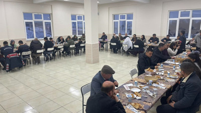 Şehit ailesi, gaziler ve depremzedelere iftar yemeği