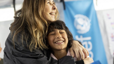 Nilüfer Hatay'daki çocukları ziyaret etti